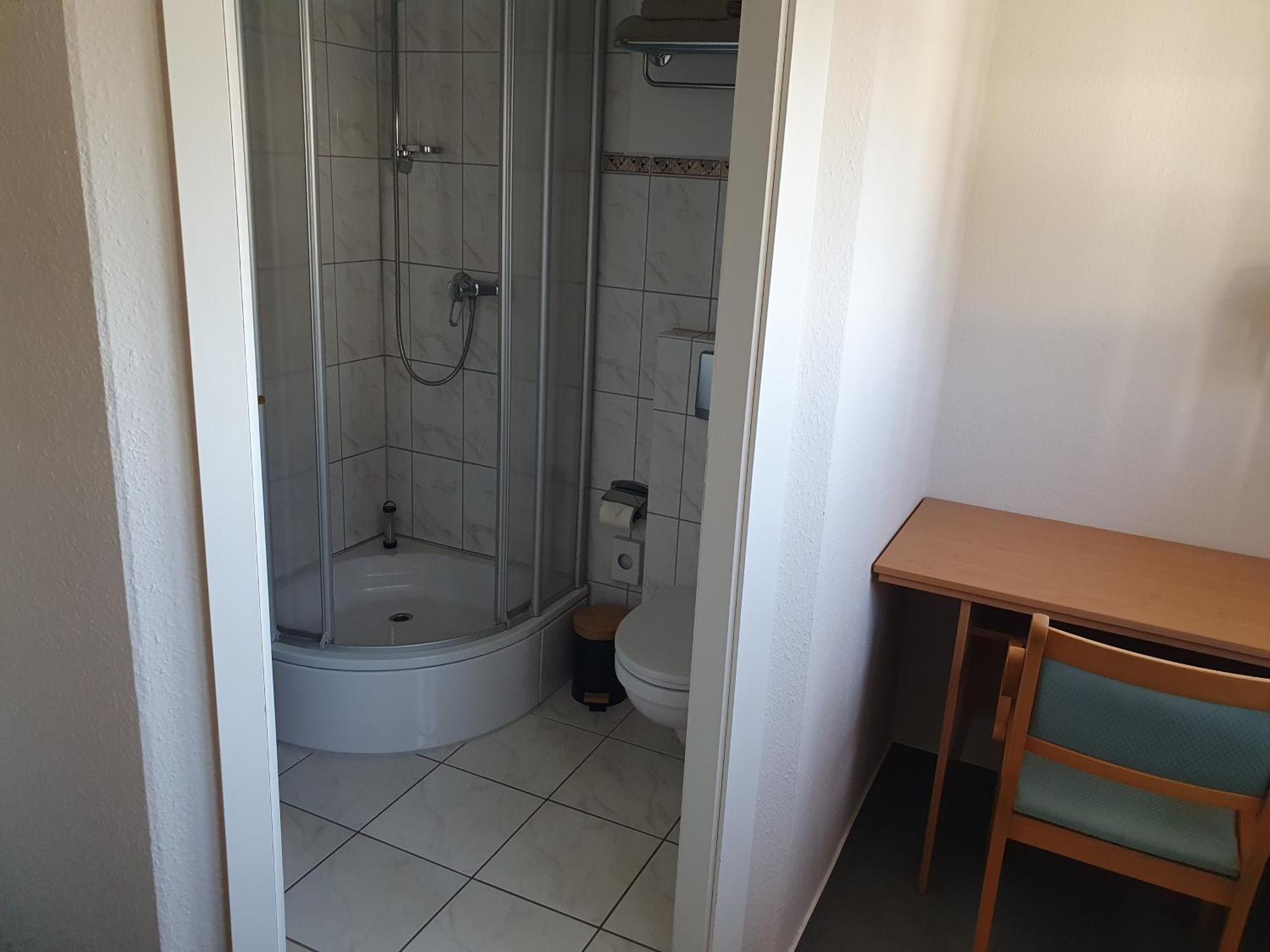 Neumuehler Hof- Ferienwohnung "Thomas" 3 Zimmer,3 Baeder Mit Dusche, Kostenfreie Parkplaetze Vor Dem Haus Schwerin  Luaran gambar